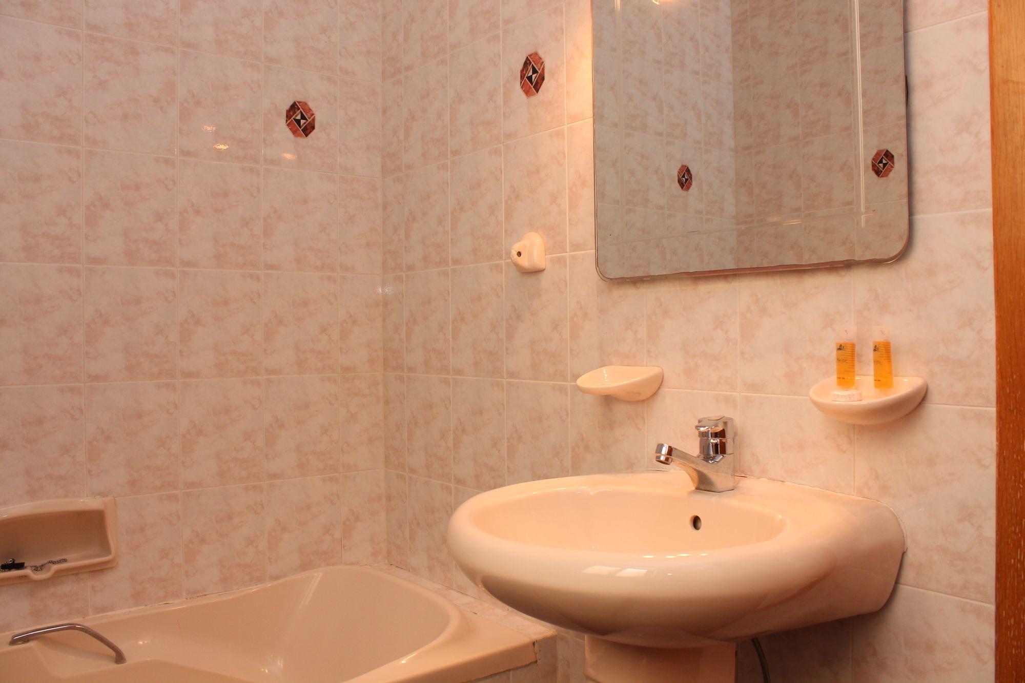 Bayview 2 Bedroom Seaview Apartment With Large Terrace With Panoramic Views - By Getawaysmalta 圣保罗湾城 外观 照片